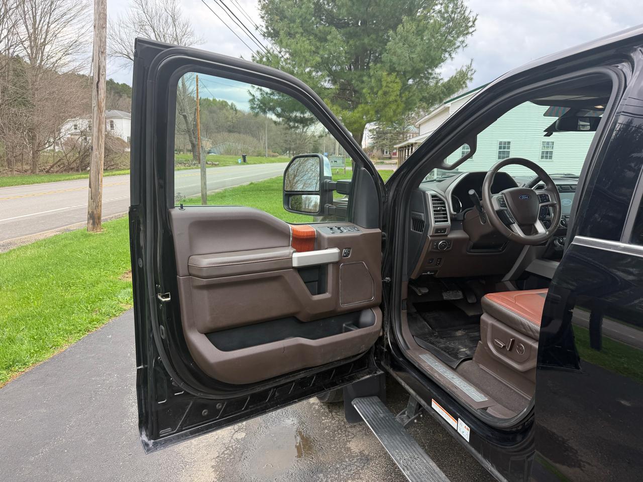 Ford Super Duty F-450 DRW King Ranch 4WD Crew Cab 8' Box 2019