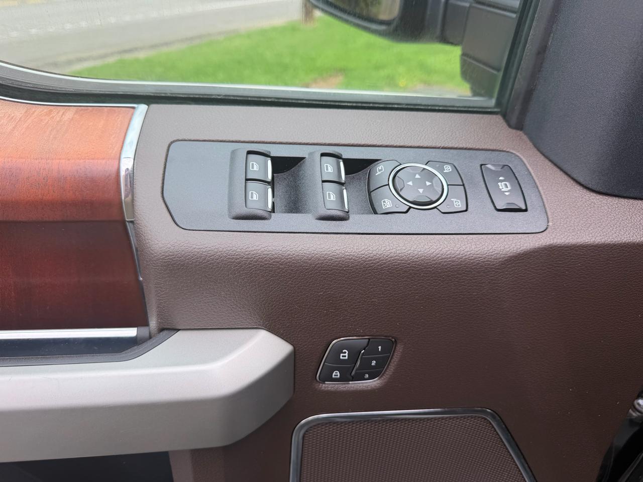 Ford Super Duty F-450 DRW King Ranch 4WD Crew Cab 8' Box 2019