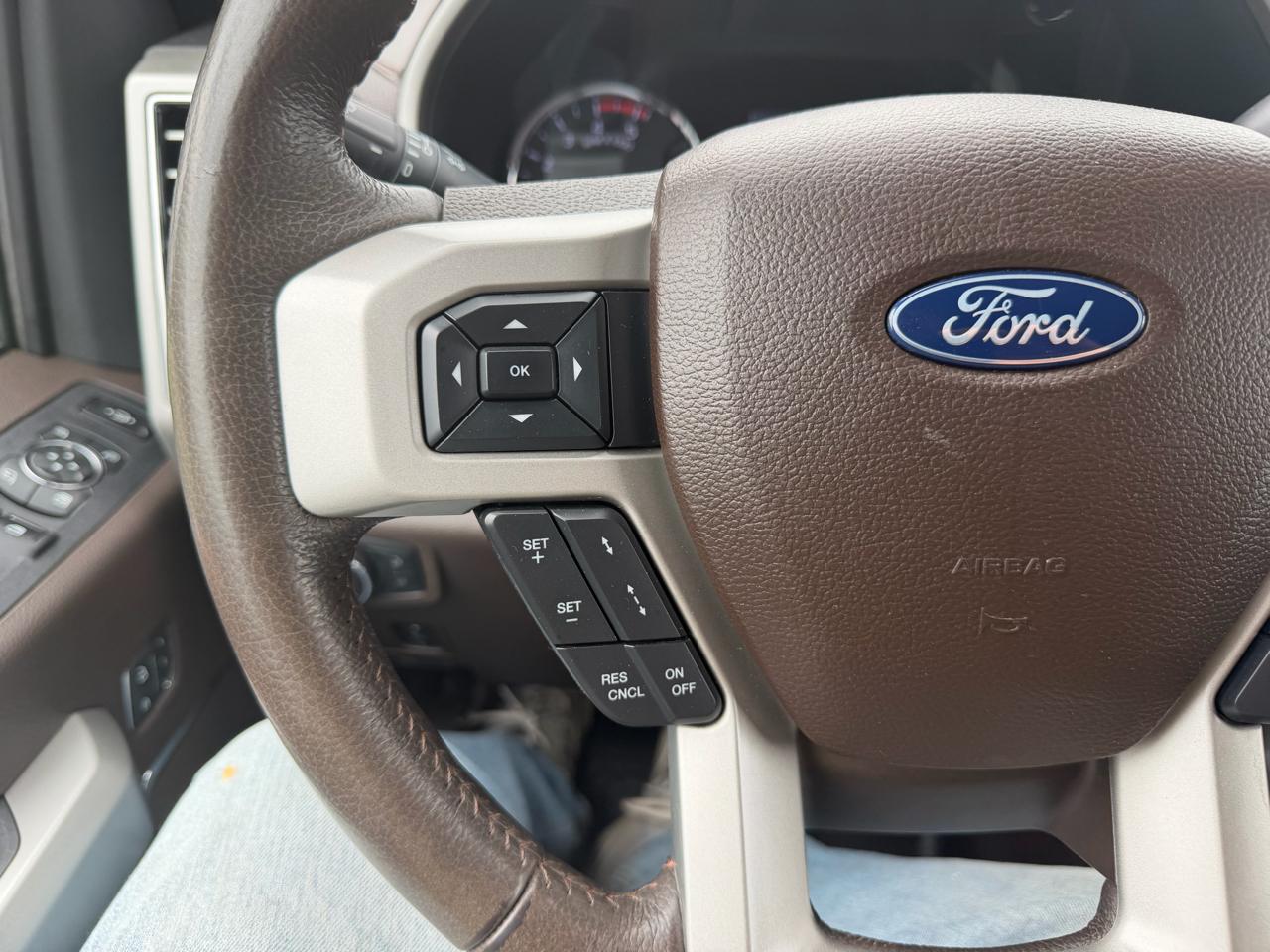 Ford Super Duty F-450 DRW King Ranch 4WD Crew Cab 8' Box 2019