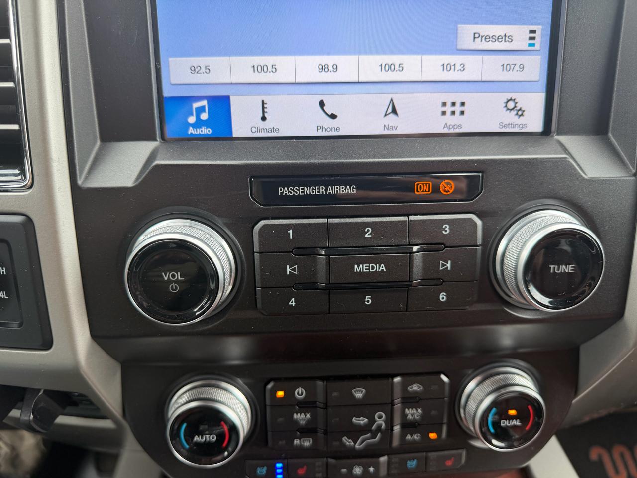 Ford Super Duty F-450 DRW King Ranch 4WD Crew Cab 8' Box 2019