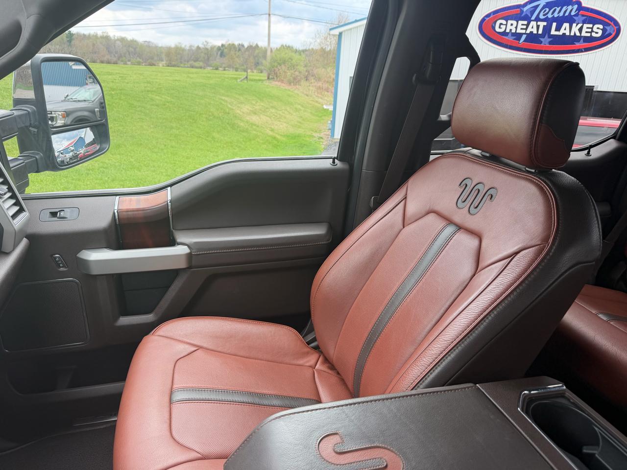 Ford Super Duty F-450 DRW King Ranch 4WD Crew Cab 8' Box 2019