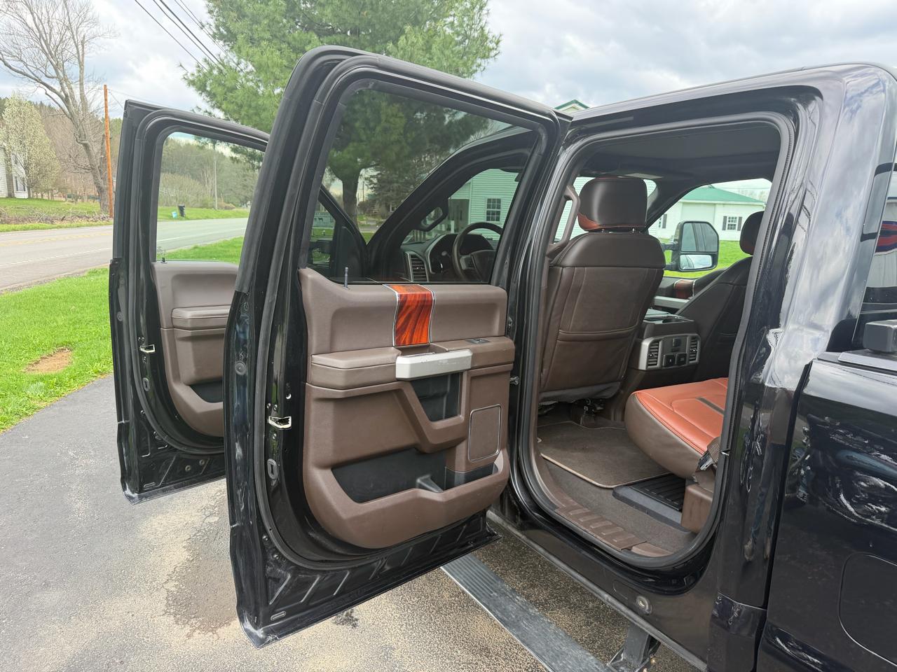 Ford Super Duty F-450 DRW King Ranch 4WD Crew Cab 8' Box 2019
