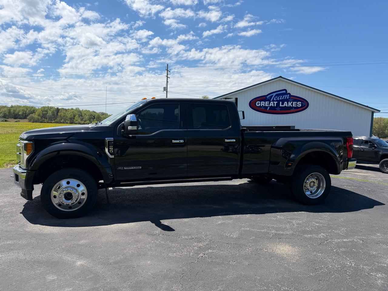 Ford Super Duty F-450 DRW King Ranch 4WD Crew Cab 8' Box 2019