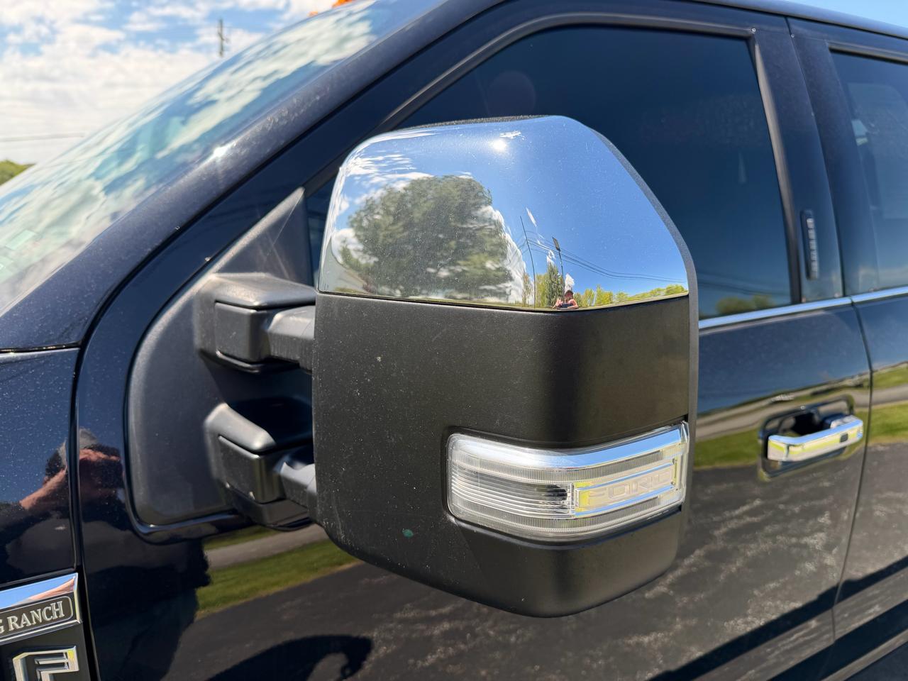 Ford Super Duty F-450 DRW King Ranch 4WD Crew Cab 8' Box 2019