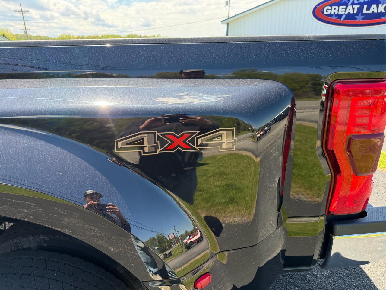 Ford Super Duty F-450 DRW King Ranch 4WD Crew Cab 8' Box 2019