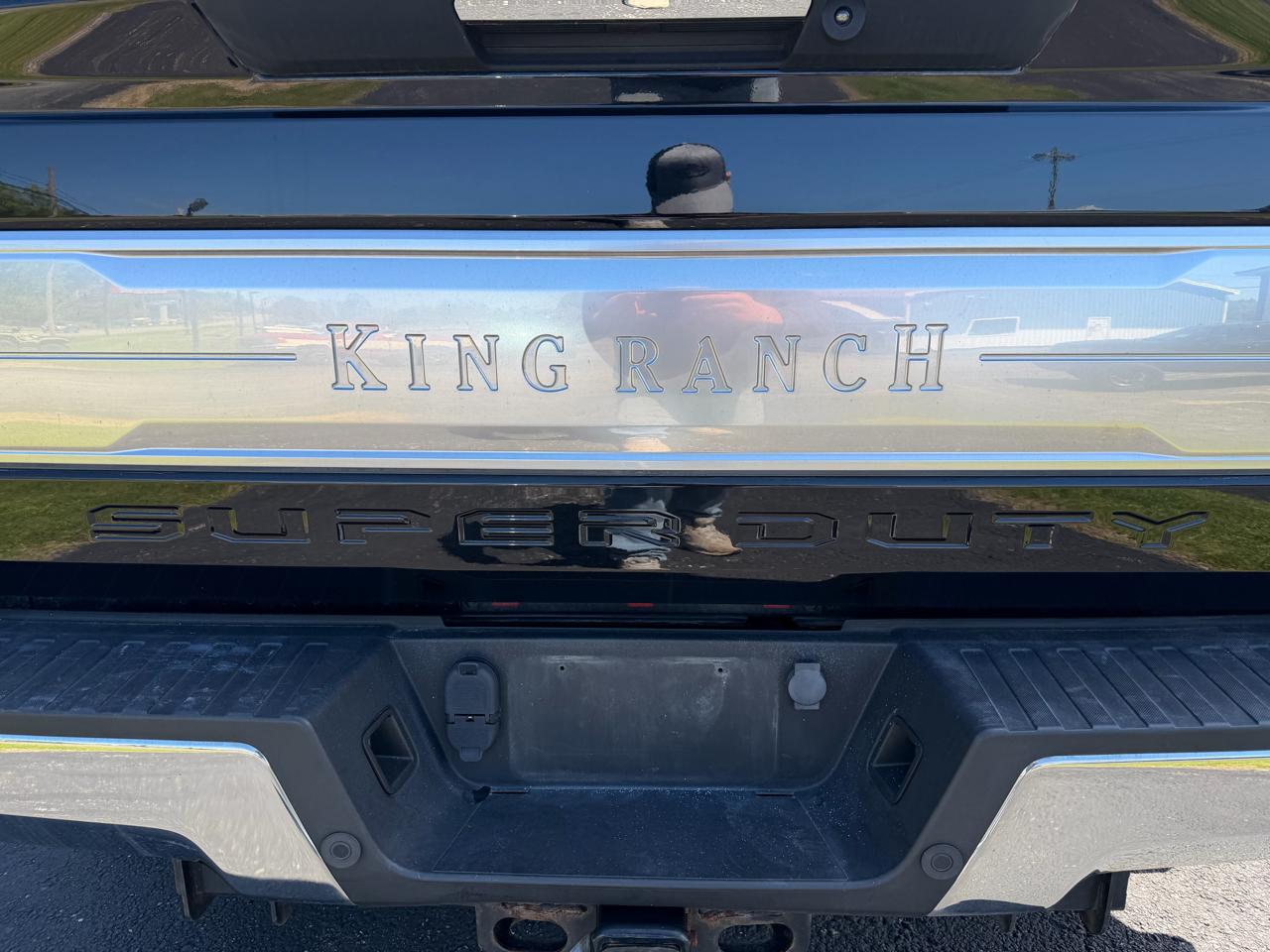 Ford Super Duty F-450 DRW King Ranch 4WD Crew Cab 8' Box 2019