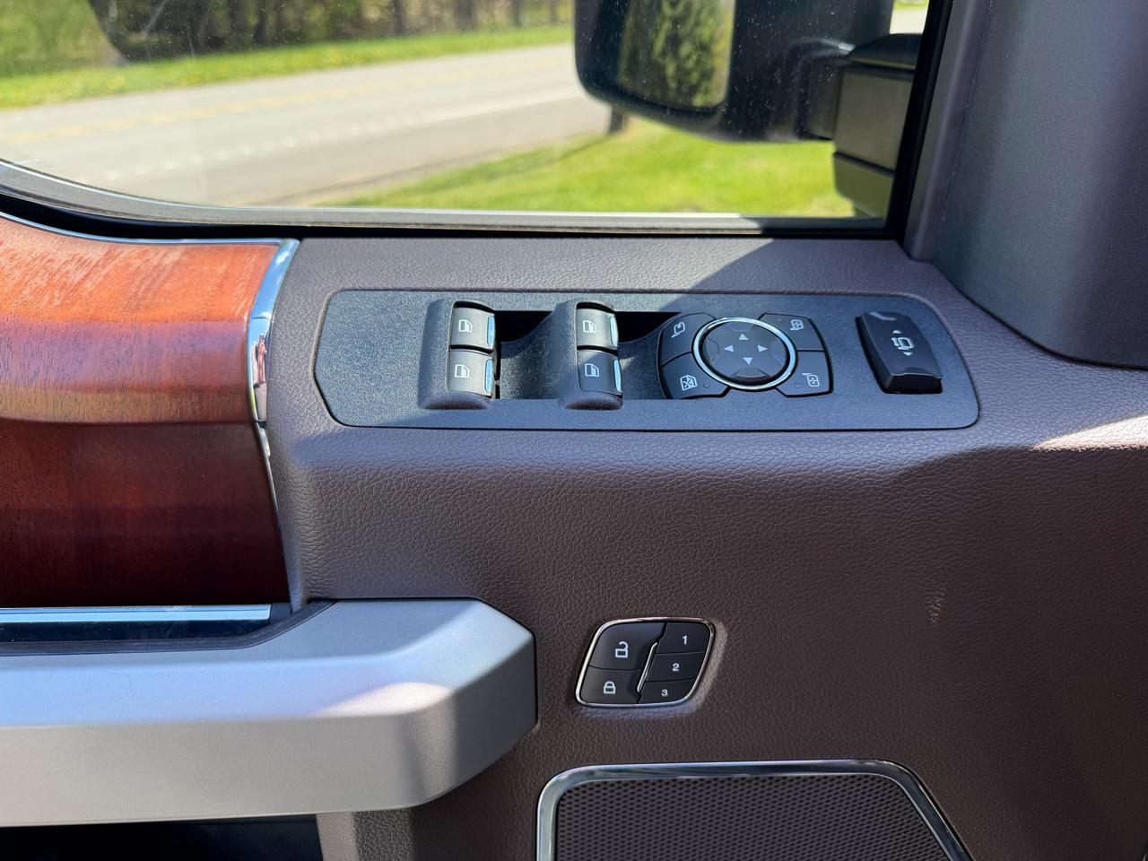 Ford Super Duty F-450 DRW King Ranch 4WD Crew Cab 8' Box 2019