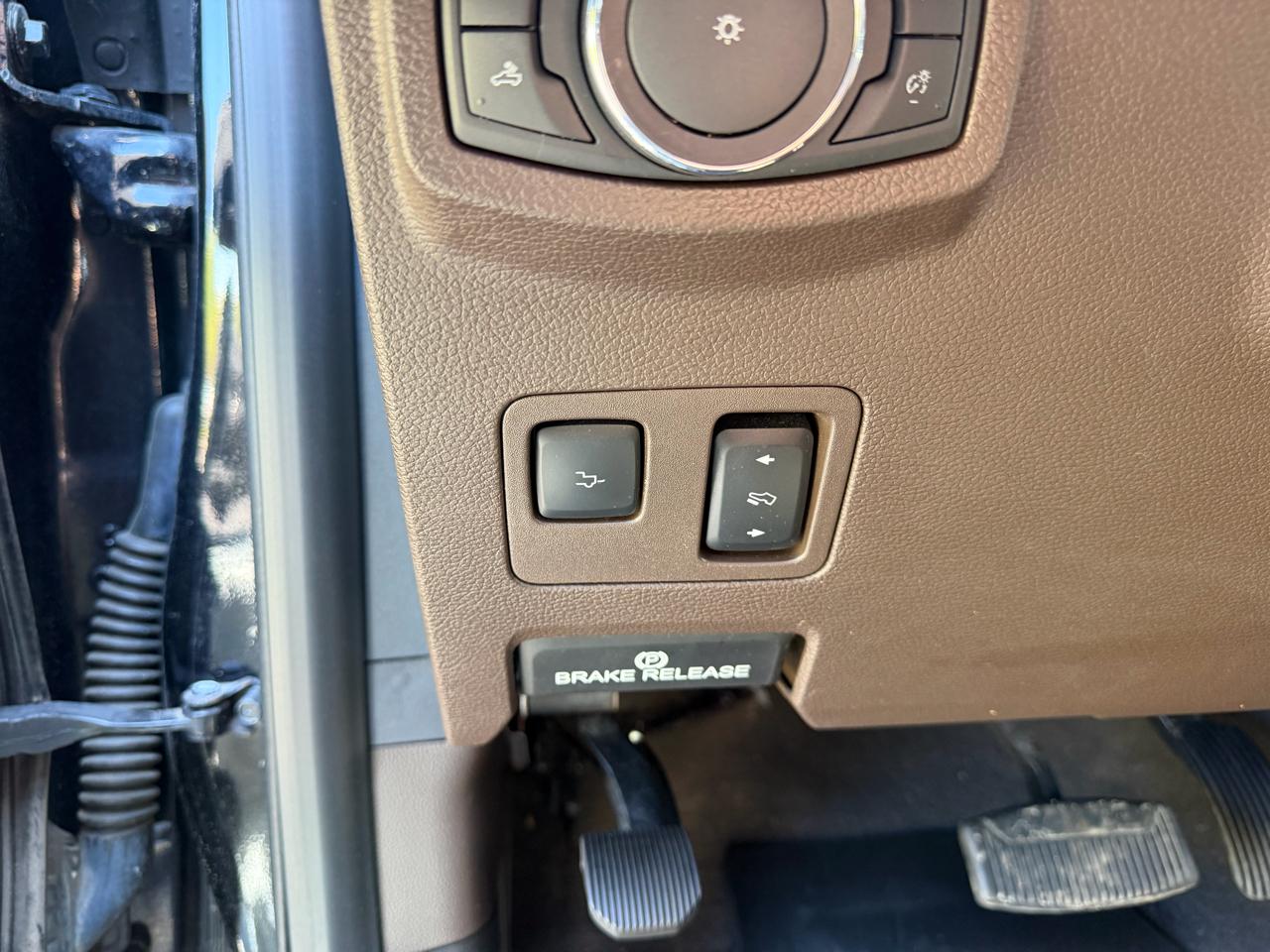 Ford Super Duty F-450 DRW King Ranch 4WD Crew Cab 8' Box 2019