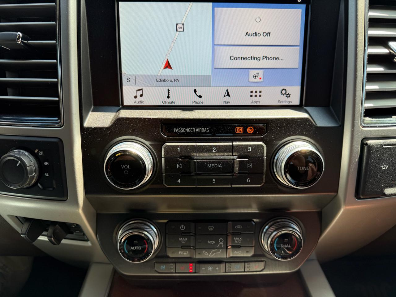 Ford Super Duty F-450 DRW King Ranch 4WD Crew Cab 8' Box 2019