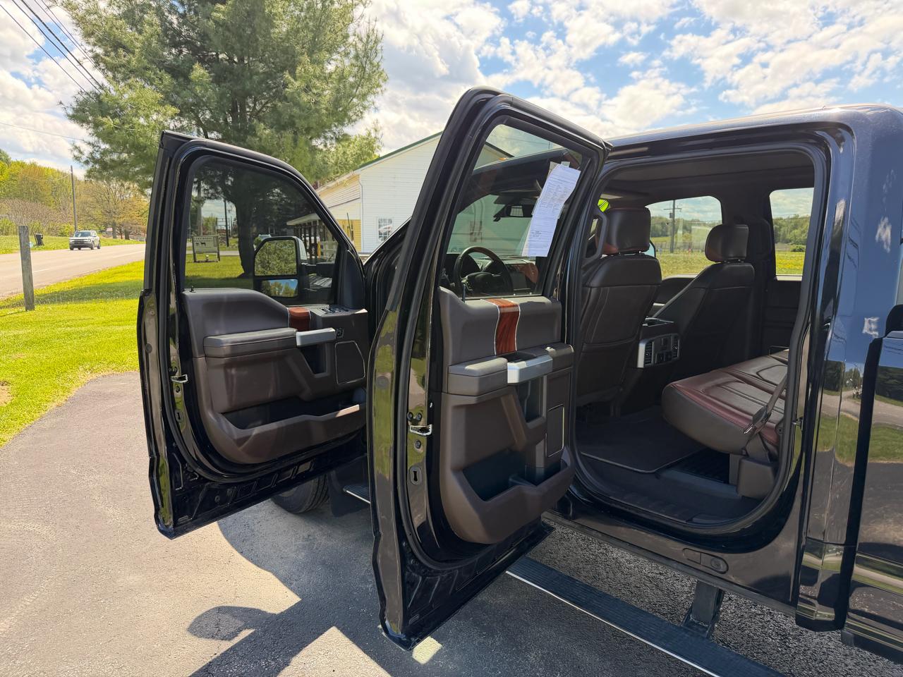 Ford Super Duty F-450 DRW King Ranch 4WD Crew Cab 8' Box 2019