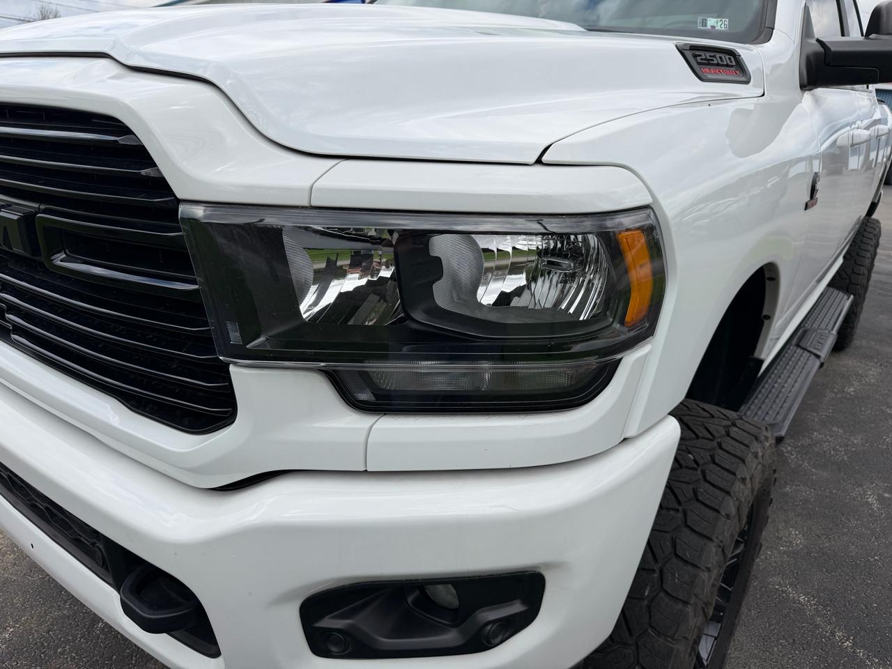 RAM 2500 Big Horn 4x4 Crew Cab 6'4" Box 2020