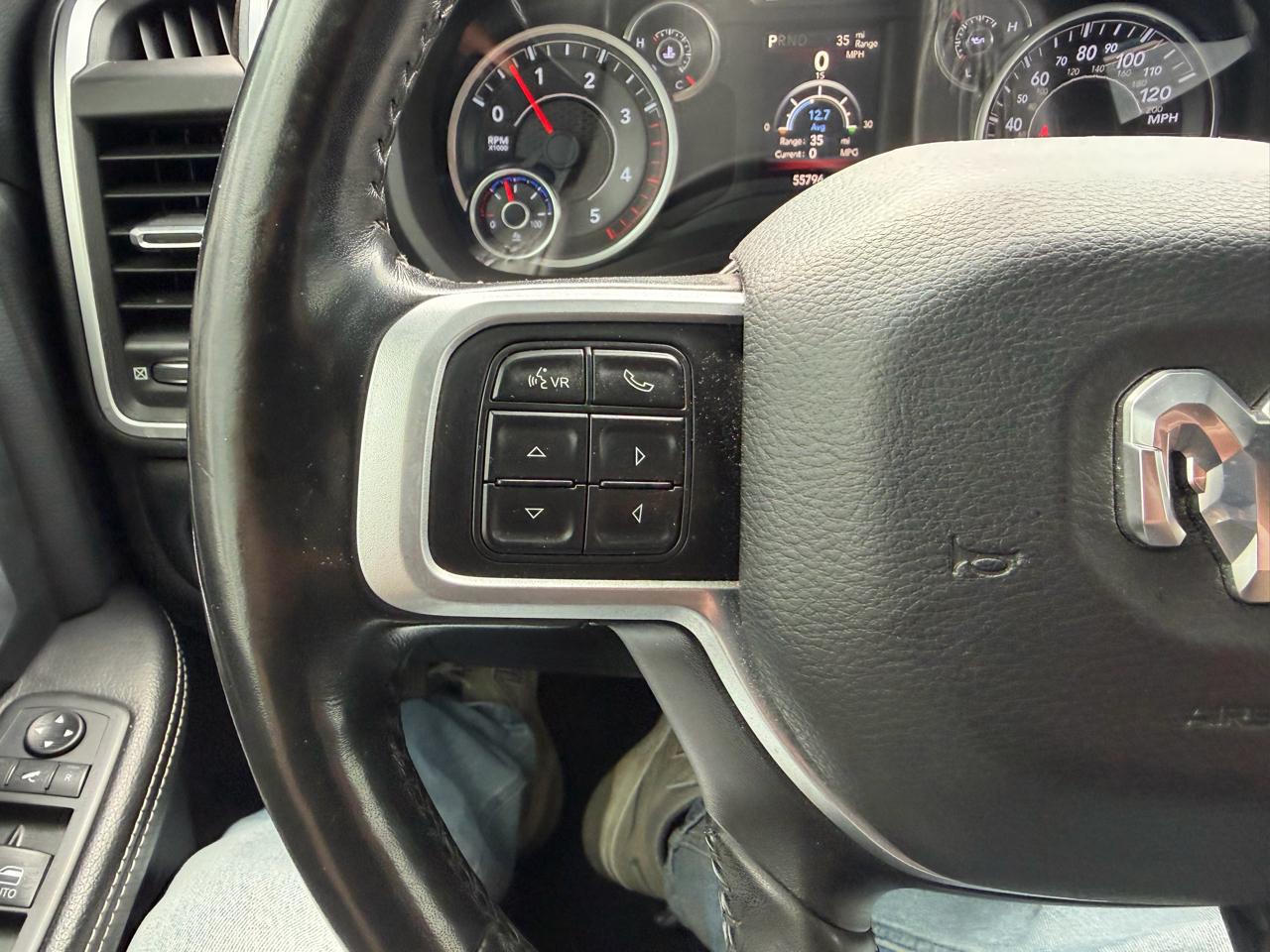 RAM 2500 Big Horn 4x4 Crew Cab 6'4" Box 2020