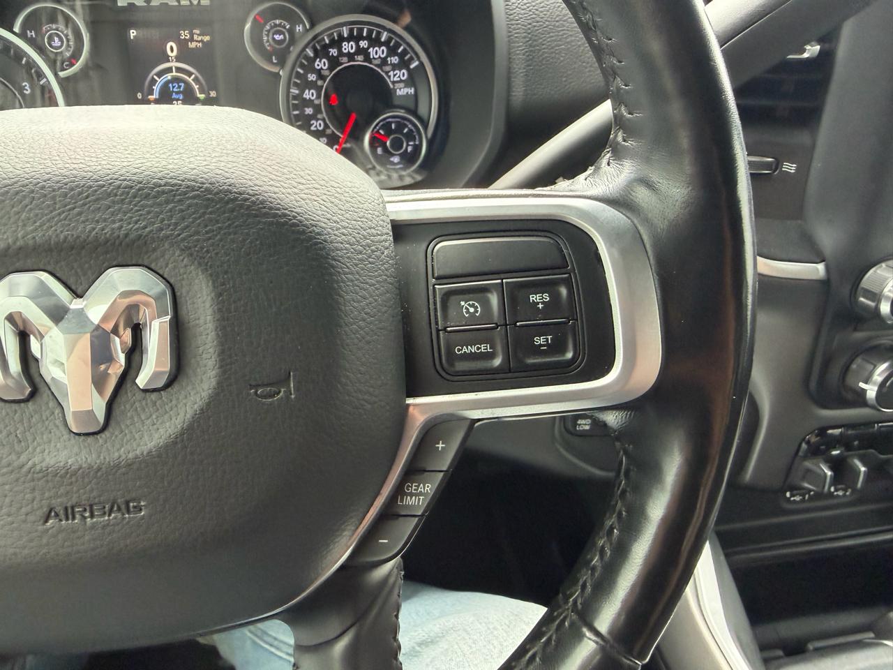 RAM 2500 Big Horn 4x4 Crew Cab 6'4" Box 2020