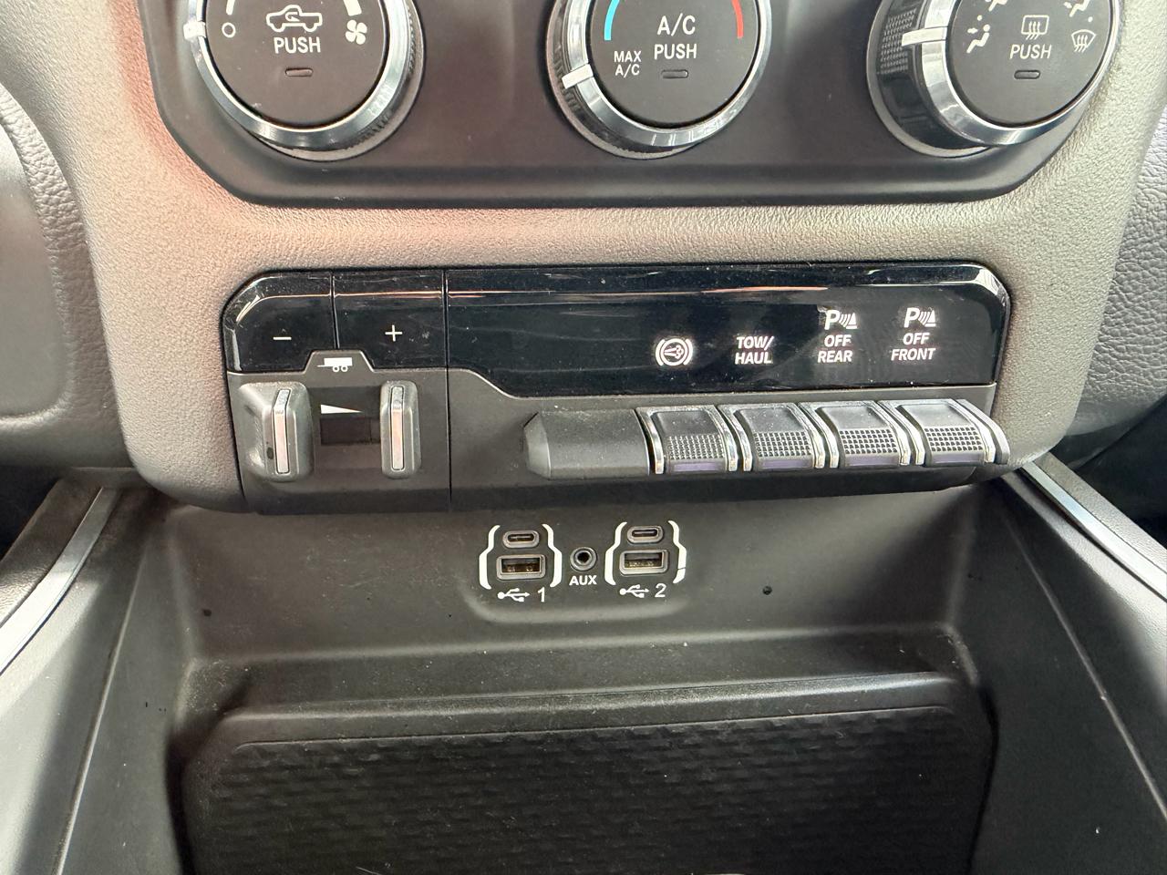 RAM 2500 Big Horn 4x4 Crew Cab 6'4" Box 2020