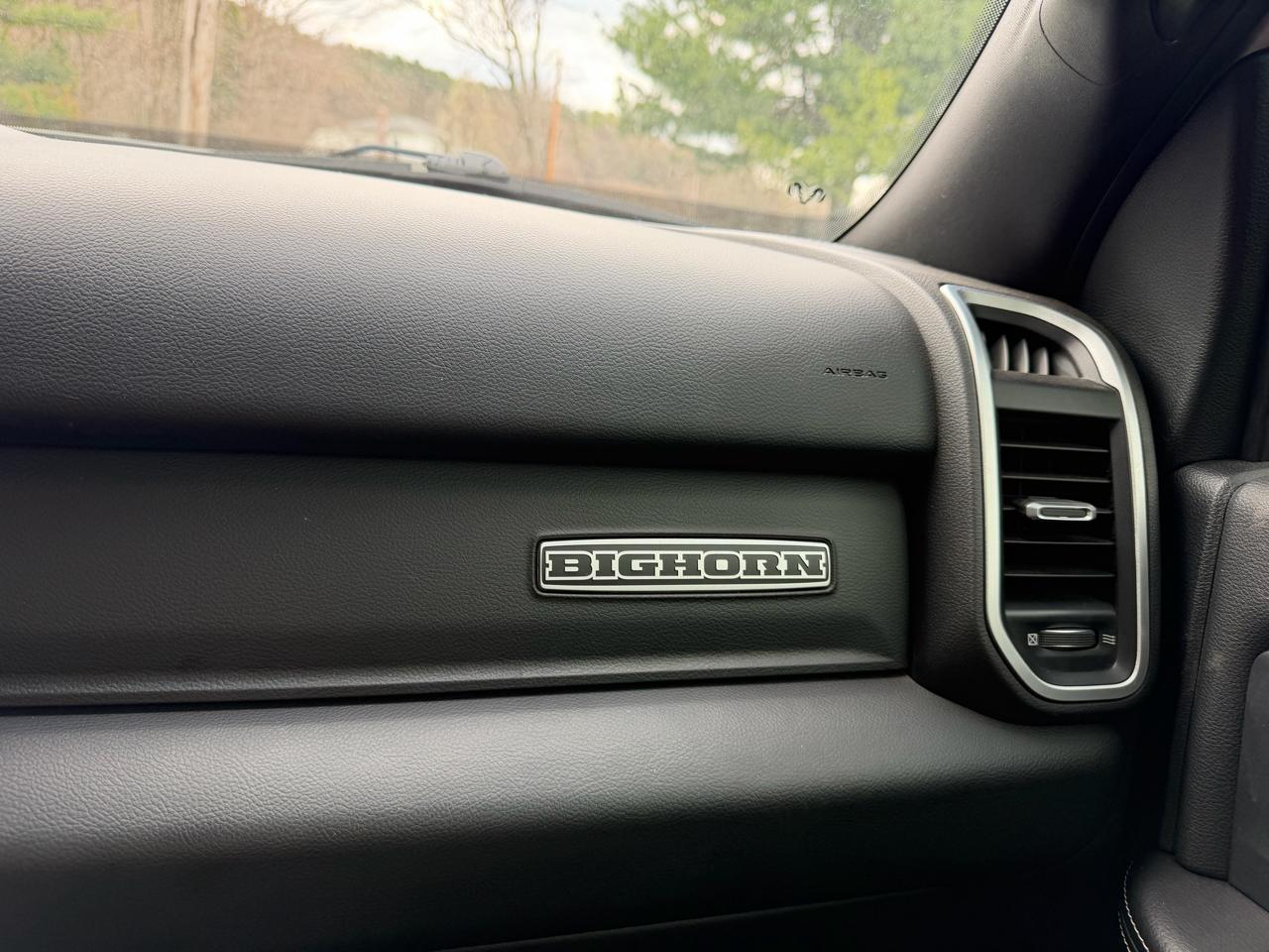 RAM 2500 Big Horn 4x4 Crew Cab 6'4" Box 2020