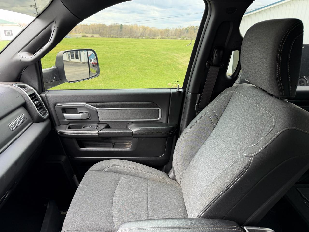 RAM 2500 Big Horn 4x4 Crew Cab 6'4" Box 2020