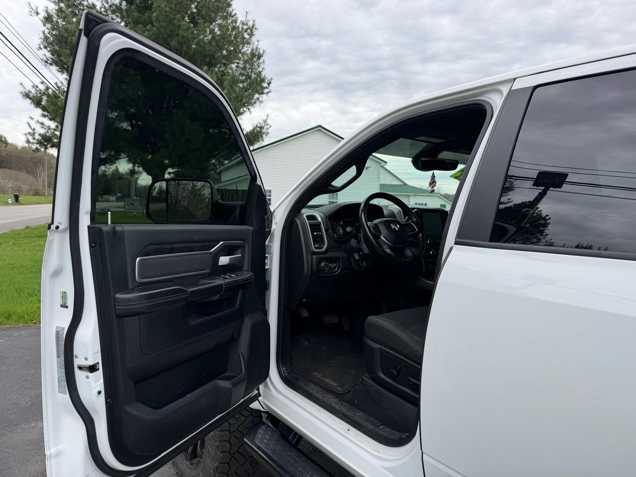RAM 2500 Big Horn 4x4 Crew Cab 6'4" Box 2020
