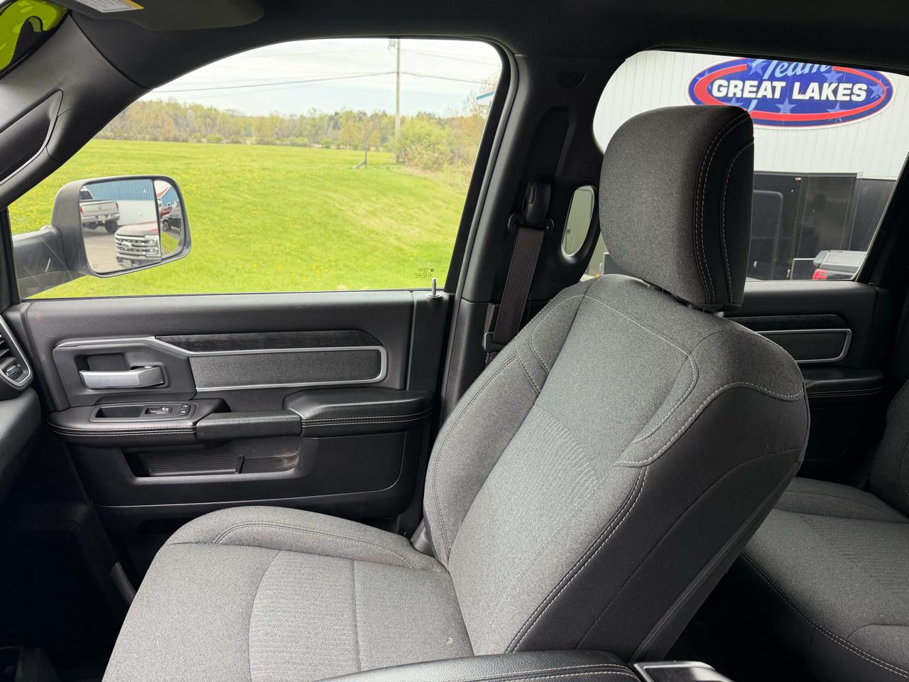RAM 2500 Big Horn 4x4 Crew Cab 6'4" Box 2020