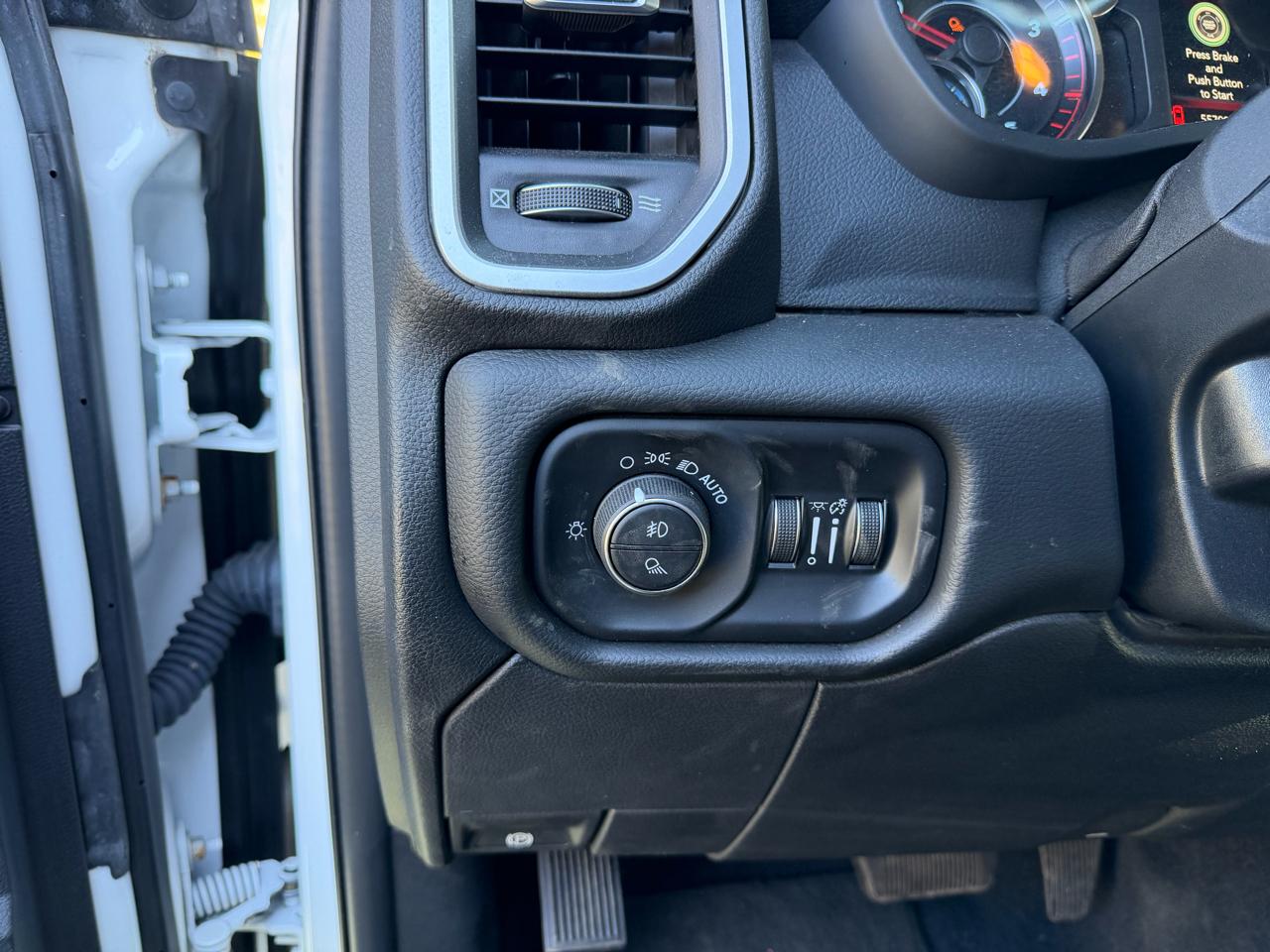 RAM 2500 Big Horn 4x4 Crew Cab 6'4" Box 2020