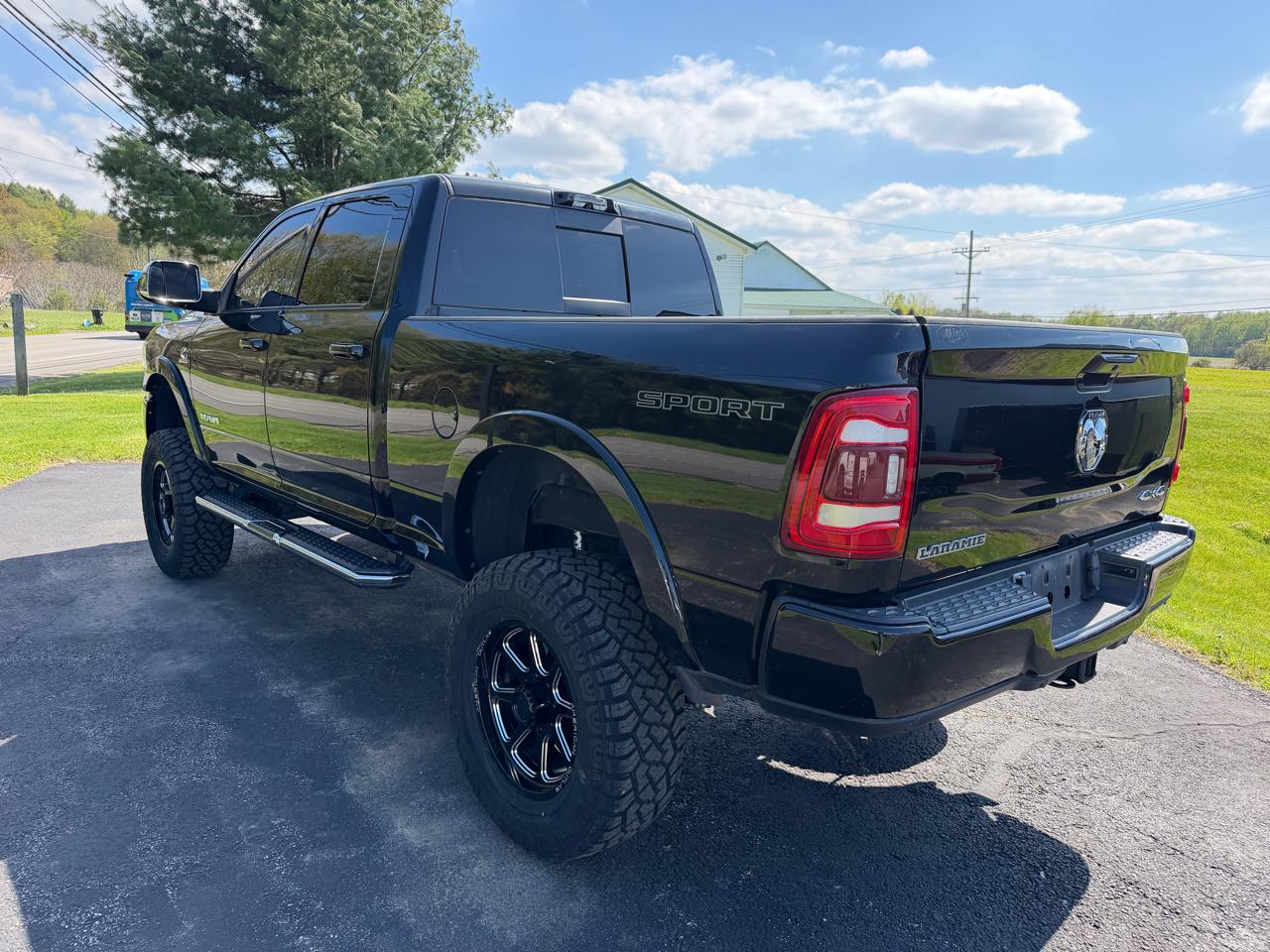 RAM 2500 Laramie 4x4 Crew Cab 6'4" Box 2022