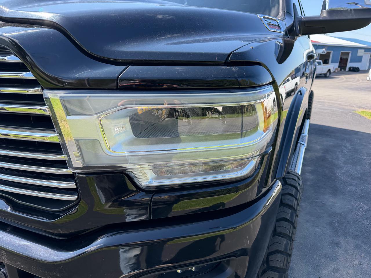 RAM 2500 Laramie 4x4 Crew Cab 6'4" Box 2022