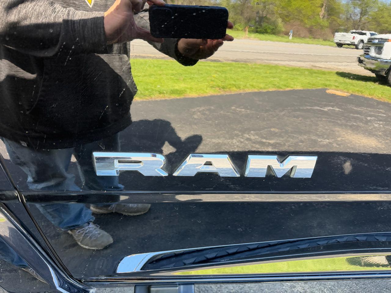 RAM 2500 Laramie 4x4 Crew Cab 6'4" Box 2022