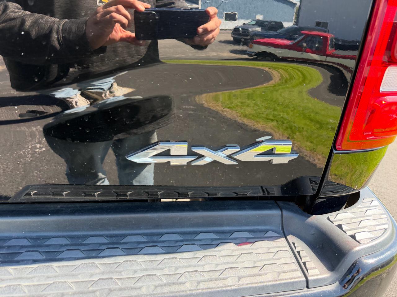 RAM 2500 Laramie 4x4 Crew Cab 6'4" Box 2022