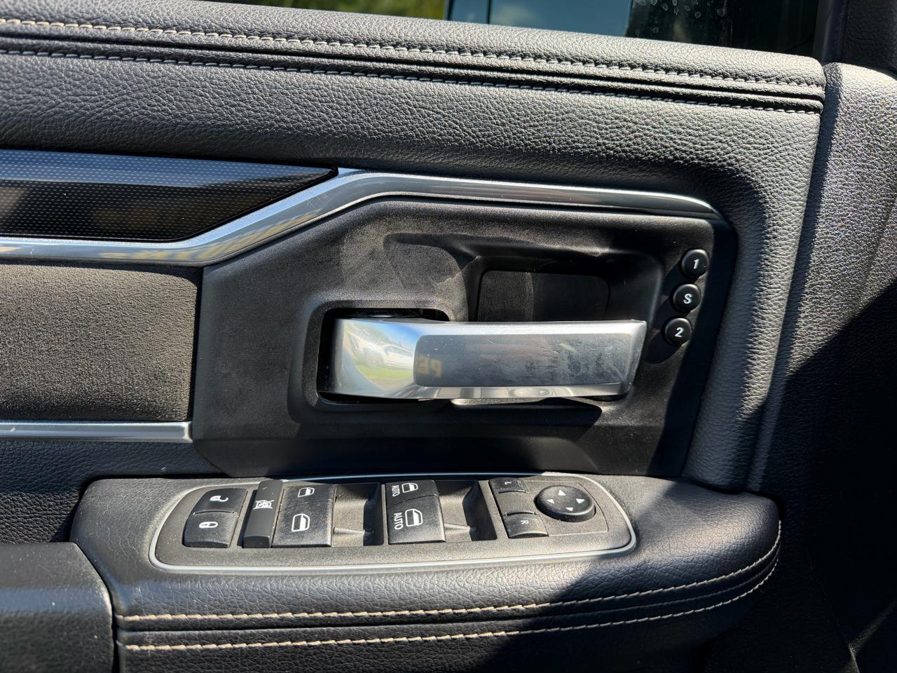 RAM 2500 Laramie 4x4 Crew Cab 6'4" Box 2022