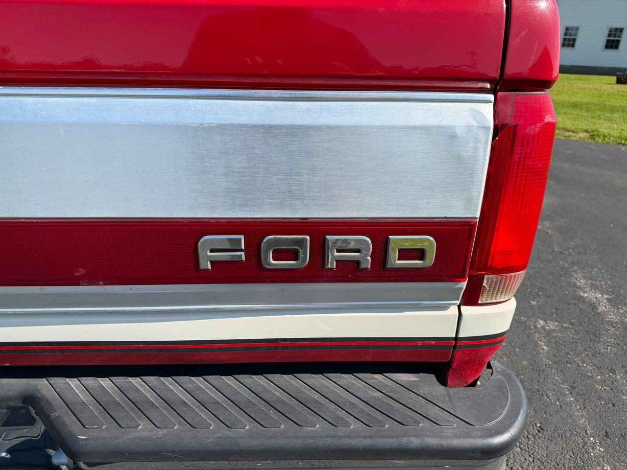 Ford F-150 Styleside 117" WB 4WD 1991