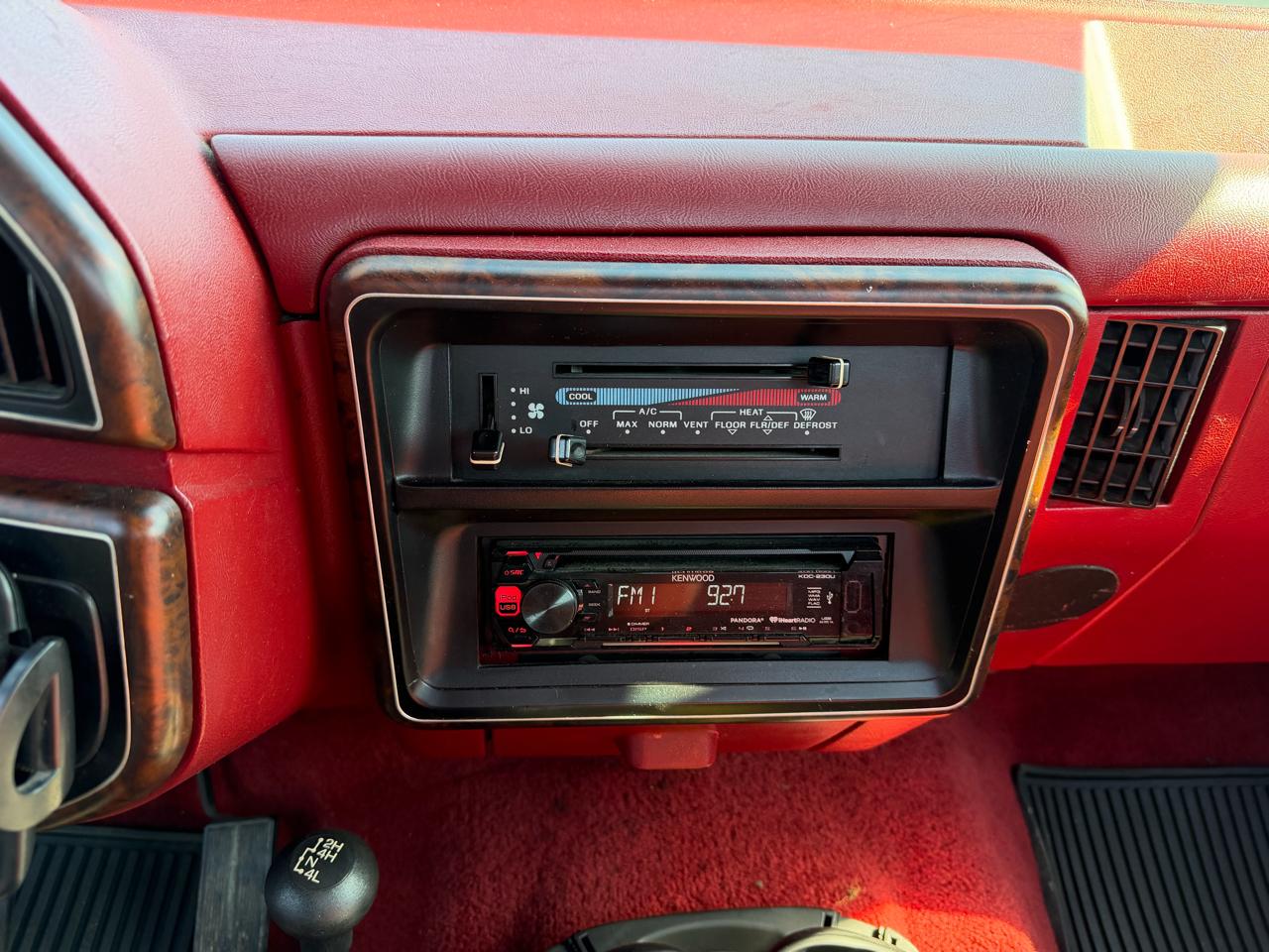 Ford F-150 Styleside 117" WB 4WD 1991