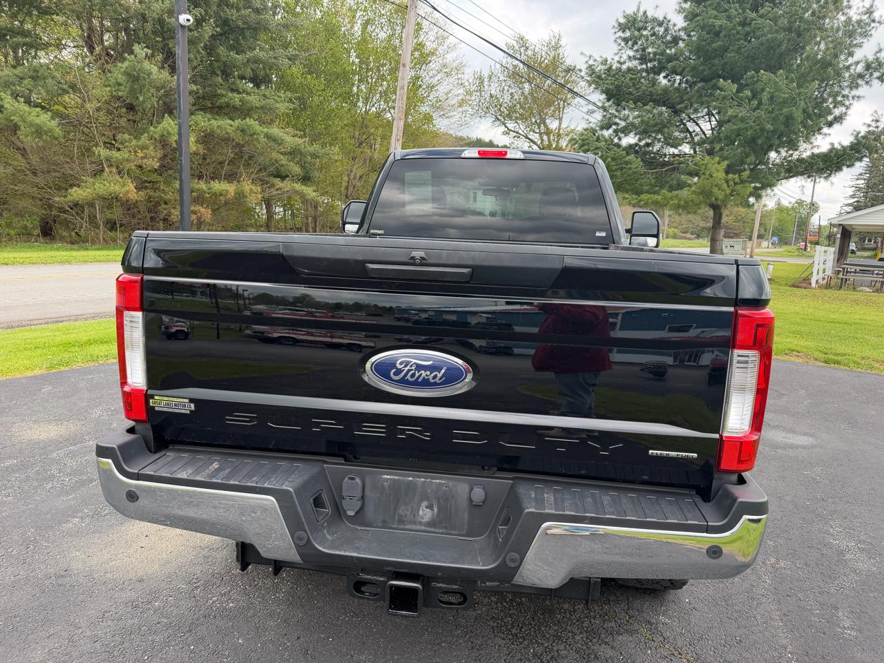 Ford Super Duty F-350 SRW XLT 4WD Reg Cab 8' Box 2017