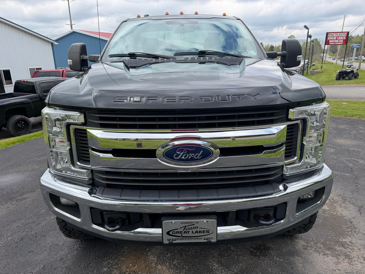 Ford Super Duty F-350 SRW XLT 4WD Reg Cab 8' Box 2017