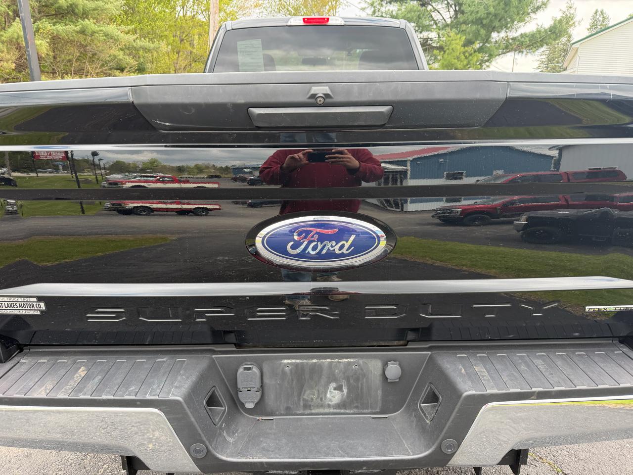 Ford Super Duty F-350 SRW XLT 4WD Reg Cab 8' Box 2017