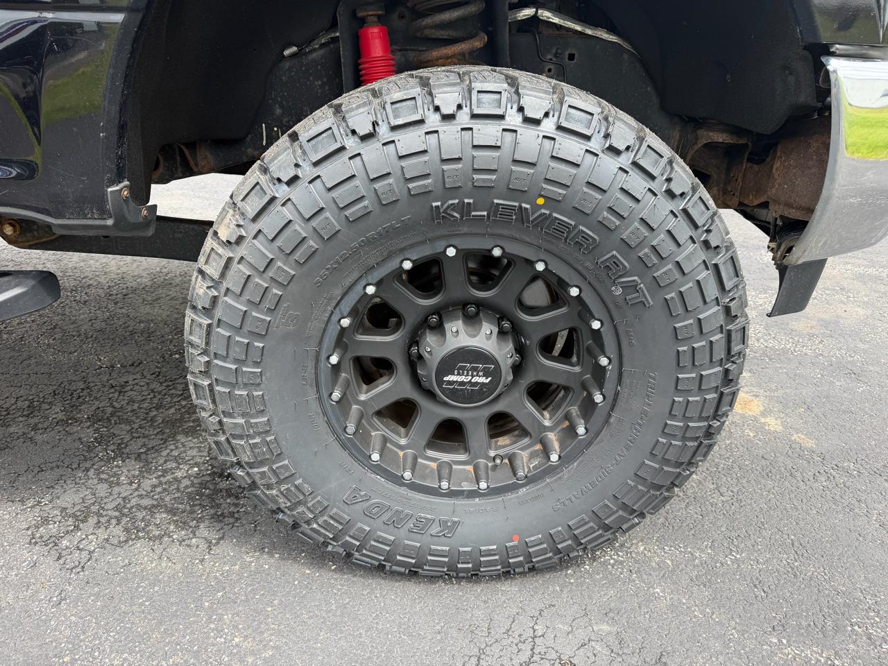 Ford Super Duty F-350 SRW XLT 4WD Reg Cab 8' Box 2017