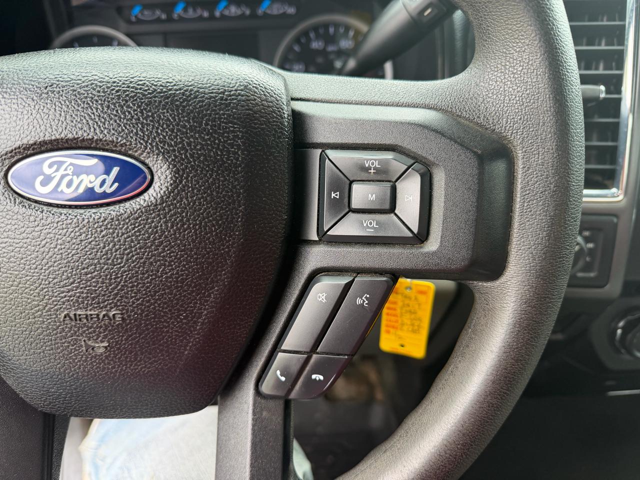 Ford Super Duty F-350 SRW XLT 4WD Reg Cab 8' Box 2017