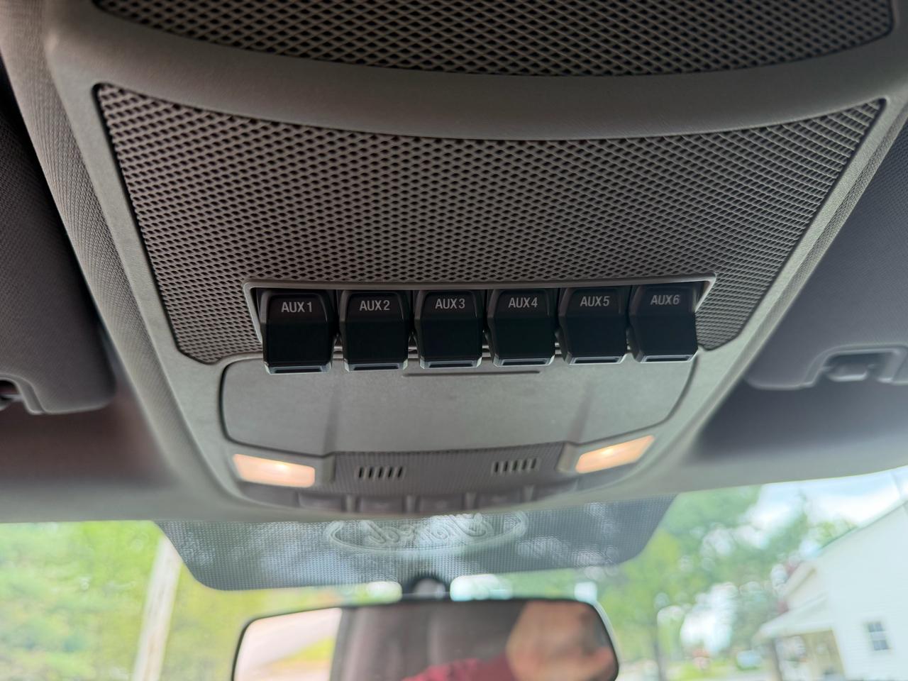 Ford Super Duty F-350 SRW XLT 4WD Reg Cab 8' Box 2017