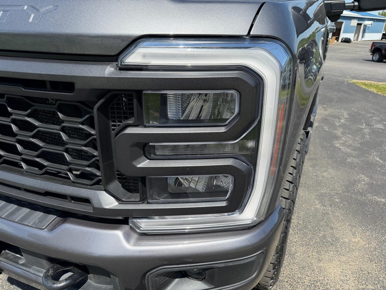 Ford Super Duty F-250 SRW 4WD Crew Cab 156" XLT 2023