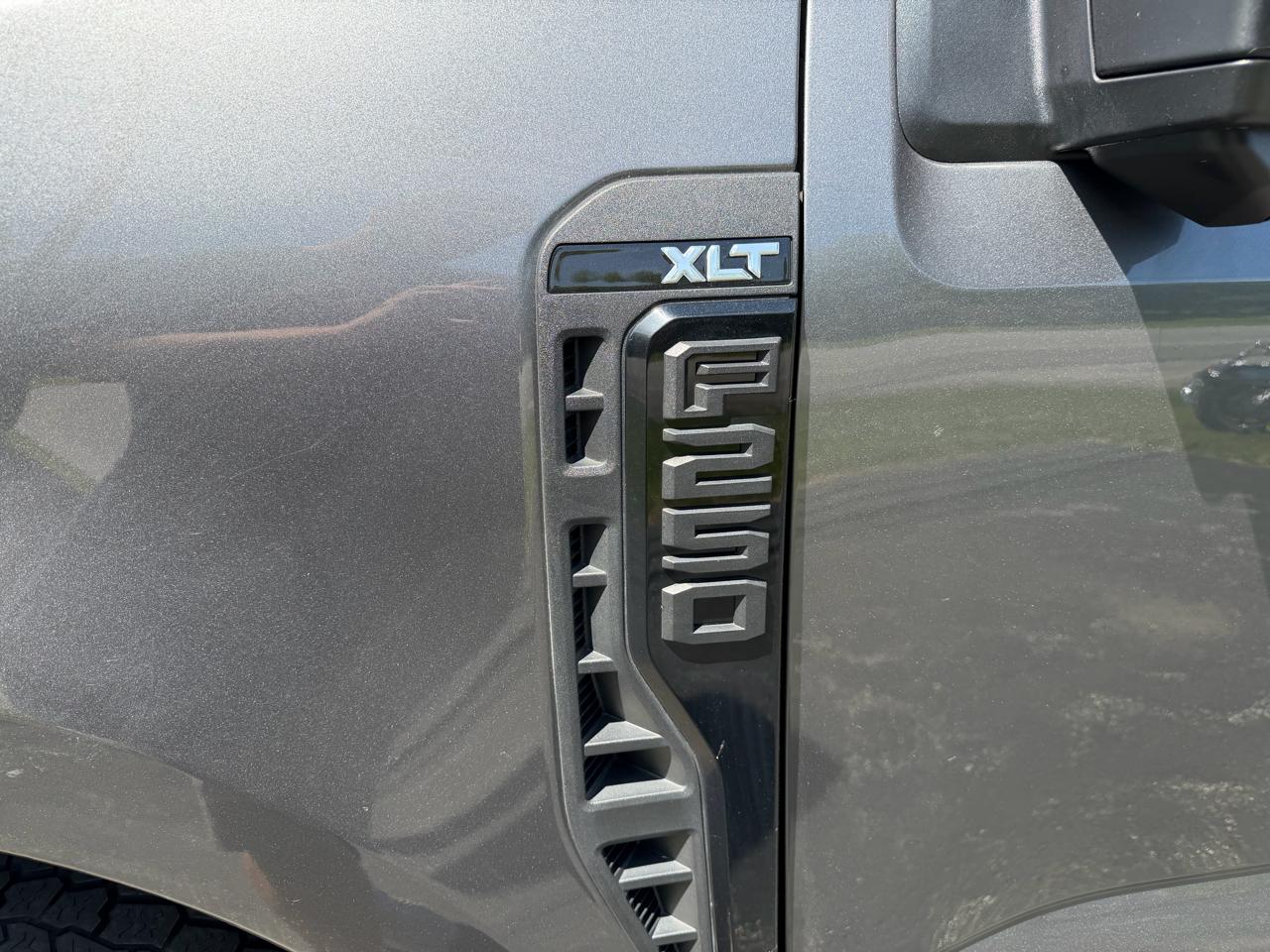Ford Super Duty F-250 SRW 4WD Crew Cab 156" XLT 2023