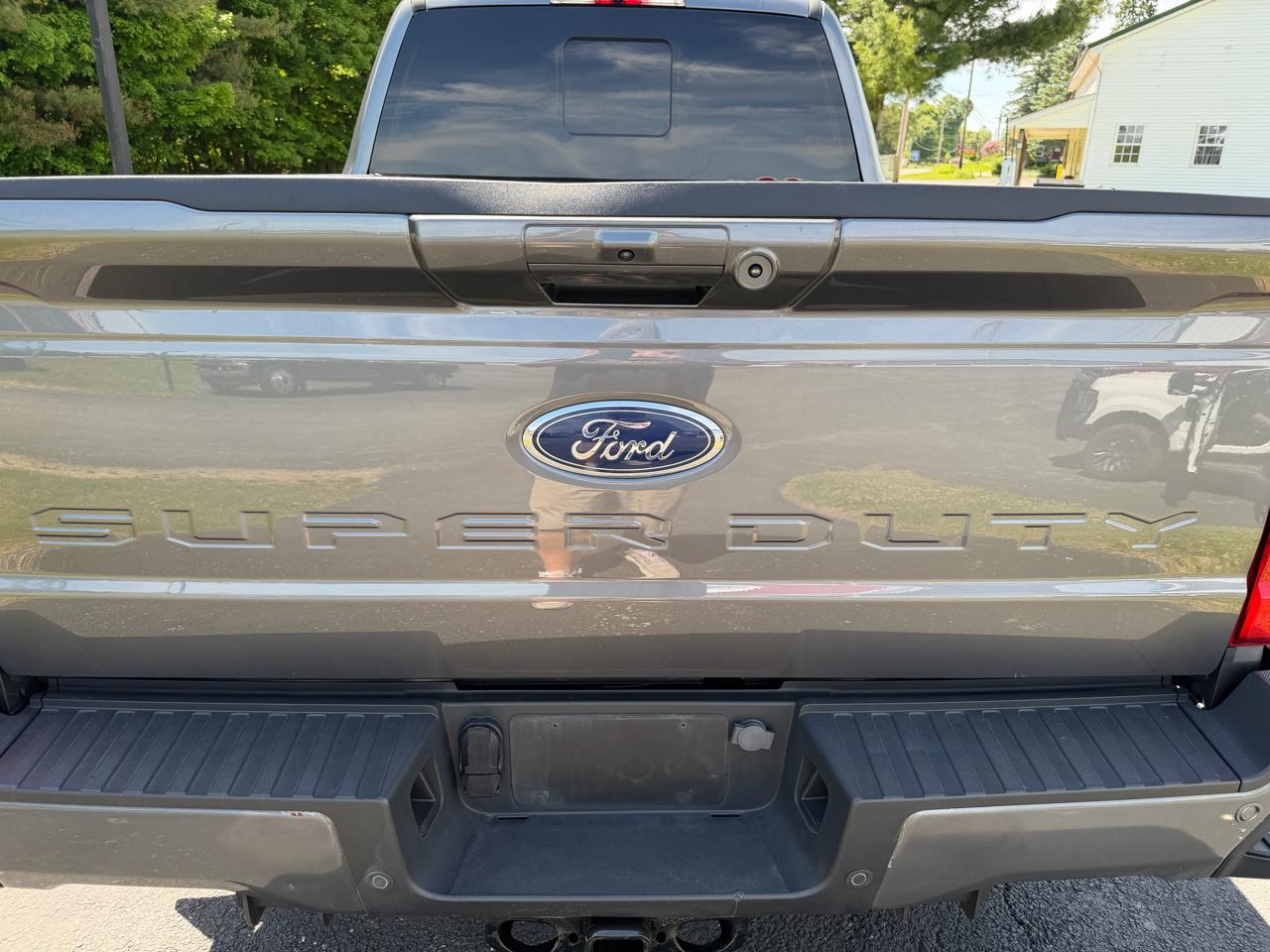 Ford Super Duty F-250 SRW 4WD Crew Cab 156" XLT 2023