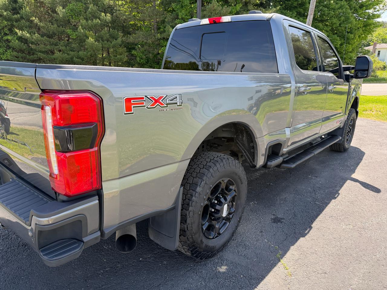 Ford Super Duty F-250 SRW 4WD Crew Cab 156" XLT 2023