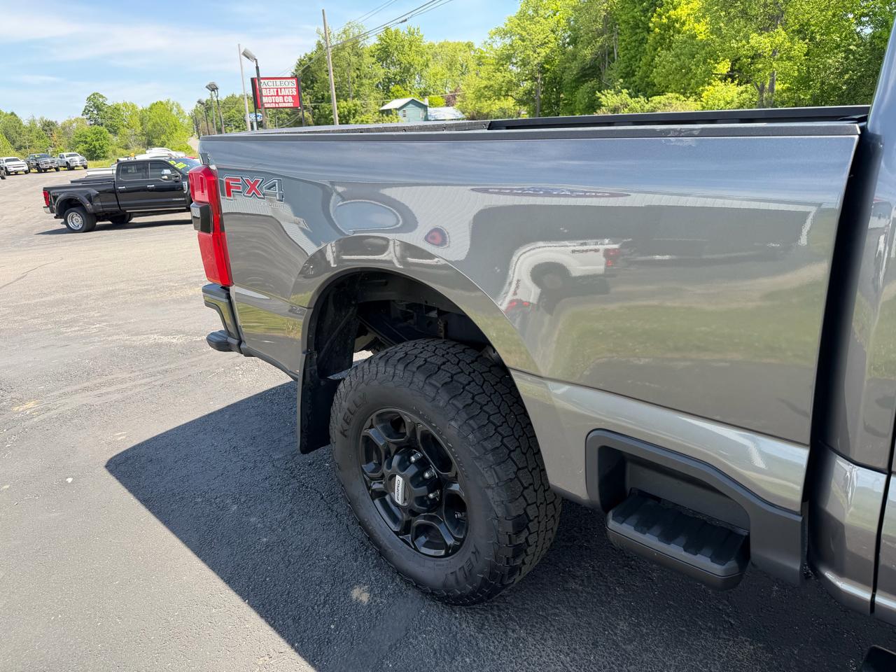 Ford Super Duty F-250 SRW 4WD Crew Cab 156" XLT 2023