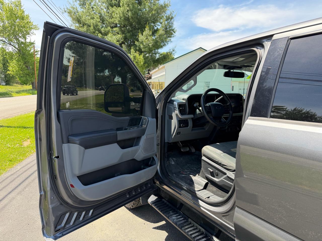 Ford Super Duty F-250 SRW 4WD Crew Cab 156" XLT 2023