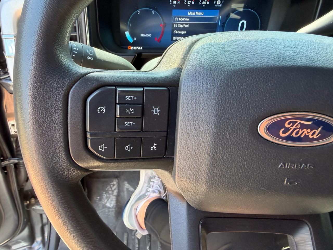 Ford Super Duty F-250 SRW 4WD Crew Cab 156" XLT 2023
