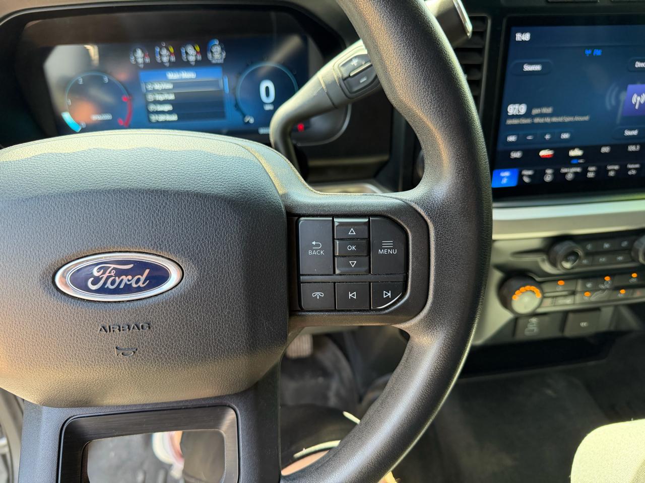 Ford Super Duty F-250 SRW 4WD Crew Cab 156" XLT 2023