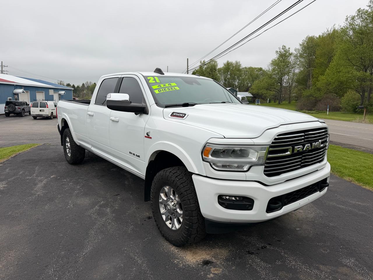 RAM 3500 Laramie 4x4 Crew Cab 8' Box 2021