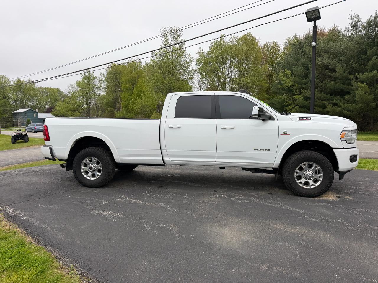 RAM 3500 Laramie 4x4 Crew Cab 8' Box 2021