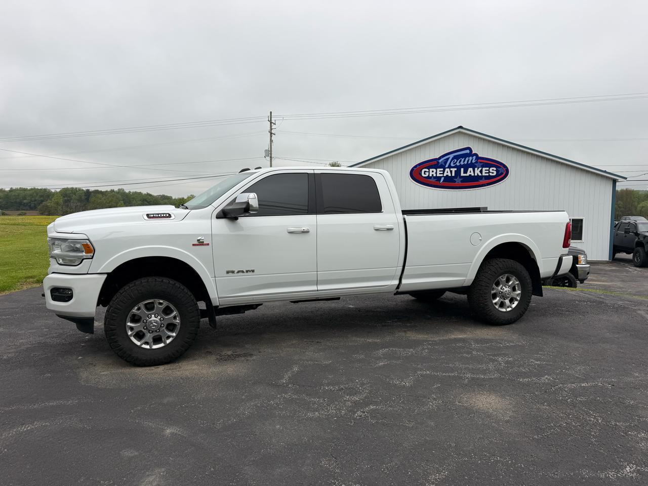 RAM 3500 Laramie 4x4 Crew Cab 8' Box 2021