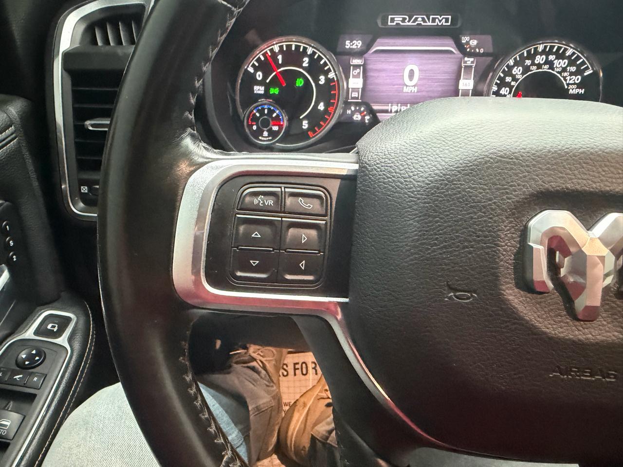 RAM 3500 Laramie 4x4 Crew Cab 8' Box 2021