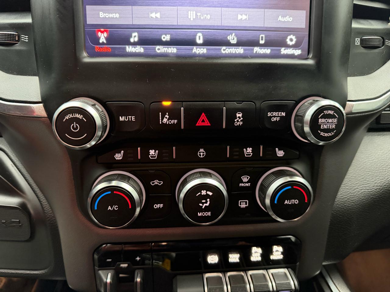 RAM 3500 Laramie 4x4 Crew Cab 8' Box 2021