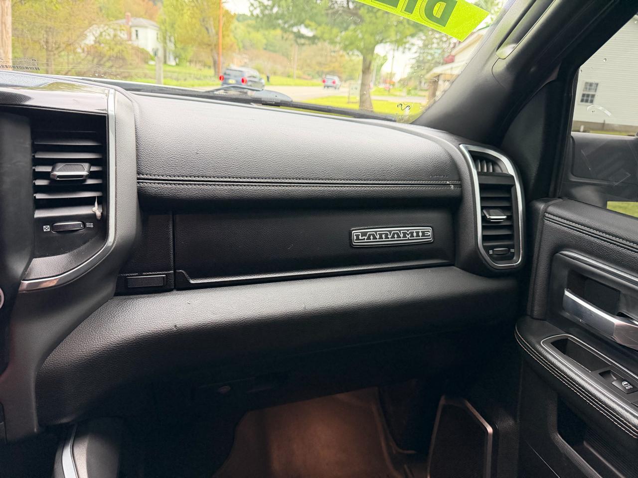 RAM 3500 Laramie 4x4 Crew Cab 8' Box 2021